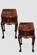 Pair of George VI bedside tables - Image 3
