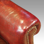 Pair of George VI leather wing chairs - Image 9