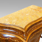 Pair of fine inlaid walnut Italian commodes - Image 9