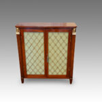 Pair of Regency style mahogany cabinets - Image 2