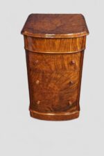 Pair of Victorian burr walnut bedside chests - Image 3
