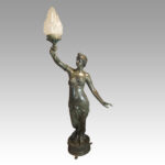 Pair of large bronze lanterns of maidens - Image 7