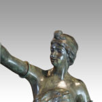 Pair of large bronze lanterns of maidens - Image 4