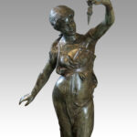 Pair of large bronze lanterns of maidens - Image 3