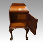 Pair of Edwardian mahogany bedside cabinets - Image 6