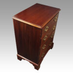 Pair of mahogany bedside chests - Image 7