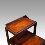 Pair of mahogany bedside tables - Image 4