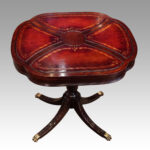 Pair of Duncan Fyffe style mahogany lamp tables - Image 4