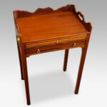 Pair of mahogany bedside tables - Image 10