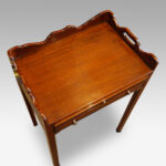 Pair of mahogany bedside tables - Image 2