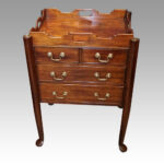Pair of mahogany tray top bedsides - Image 8