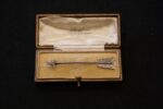 Platinum and diamond arrow broach - Image 2