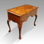 Queen Anne style walnut dressing table - Image 4
