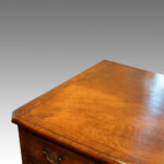 Queen Anne style walnut dressing table - Image 3