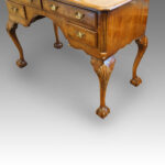 Queen Anne style walnut dressing table - Image 9