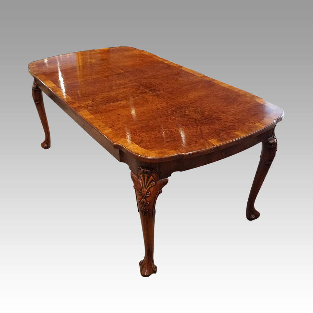 Queen-Anne-style-walnut-extending-dining-table.jpg Queen Anne style walnut dining table - Image 1