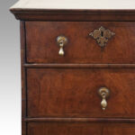 Queen Anne walnut chest of drawers - Image 4