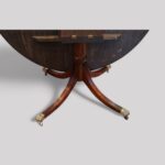 Regency style circular dining table - Image 4