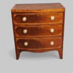 Small Antique mahogany chest - Image 4