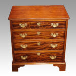 Small Georgian style chest of drawers