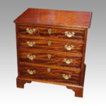Small Georgian style chest of drawers - Image 8