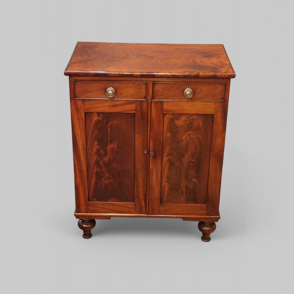 Small-Victorian-mahogany-cupboard-1.jpg Small Victorian mahogany cupboard - Image 1