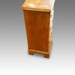Walnut George I style small chest - Image 4