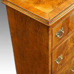 Walnut George I style small chest - Image 5