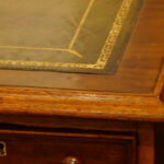 Victorian mahogany quality pedestal desk - Image 10