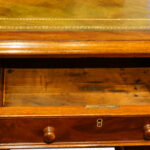 Victorian mahogany quality pedestal desk - Image 5