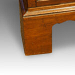 Victorian mahogany banded pedestal desk - Image 10