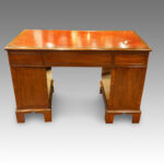 Victorian mahogany banded pedestal desk - Image 6