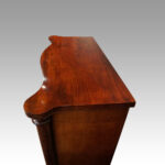 Victorian mahogany serpentine chest - Image 2