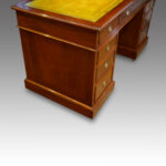 Victorian mahogany double pedestal desk - Image 7