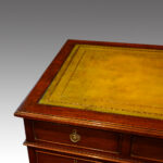 Victorian mahogany double pedestal desk - Image 5
