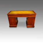 Victorian mahogany double pedestal desk - Image 2