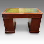 Victorian mahogany pedestal desk 123cms - Image 2