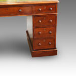 Victorian mahogany pedestal desk 123cms - Image 6