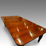 Victorian mahogany extending dining table, circa 1880 - Image 2