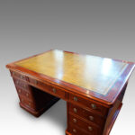Victorian mahogany partners desk - Image 2