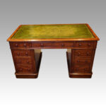 Victorian mahogany pedestal desk