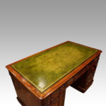 Victorian mahogany pedestal desk - Image 5