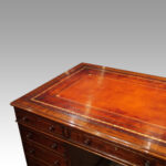 Victorian mahogany pedestal desk 150cms - Image 4