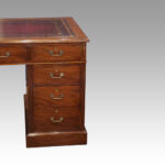 Victorian mahogany pedestal desk - Image 8