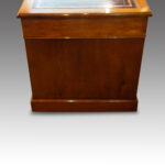 Victorian mahogany pedestal desk - Image 8