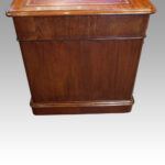 Victorian mahogany pedestal desk - Image 5