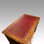 Victorian mahogany pedestal desk - Image 9