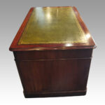 Victorian mahogany pedestal desk - Image 4