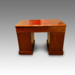 Victorian mahogany pedestal desk 109cms wide - Image 2