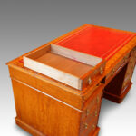 Victorian oak pedestal desk - Image 9